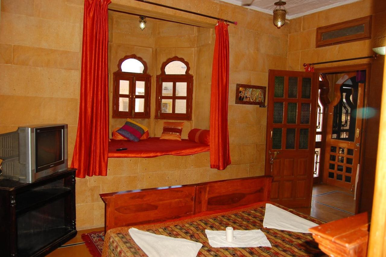 Hotel Pol Haveli Džaisalmér Pokoj fotografie